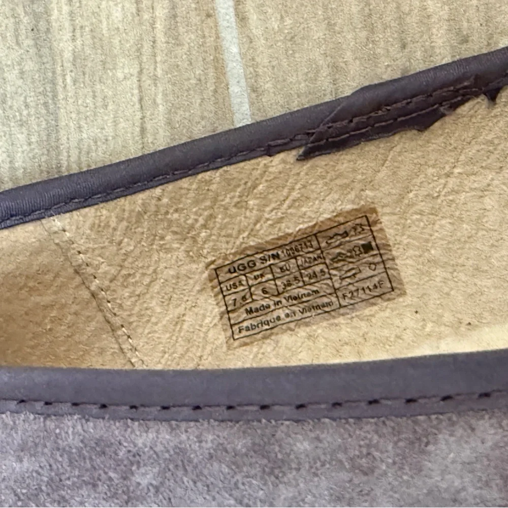 UGG Australia Suede Rhinestone Bow Slippers Flats Size 7.5 - Picture 4 of 5